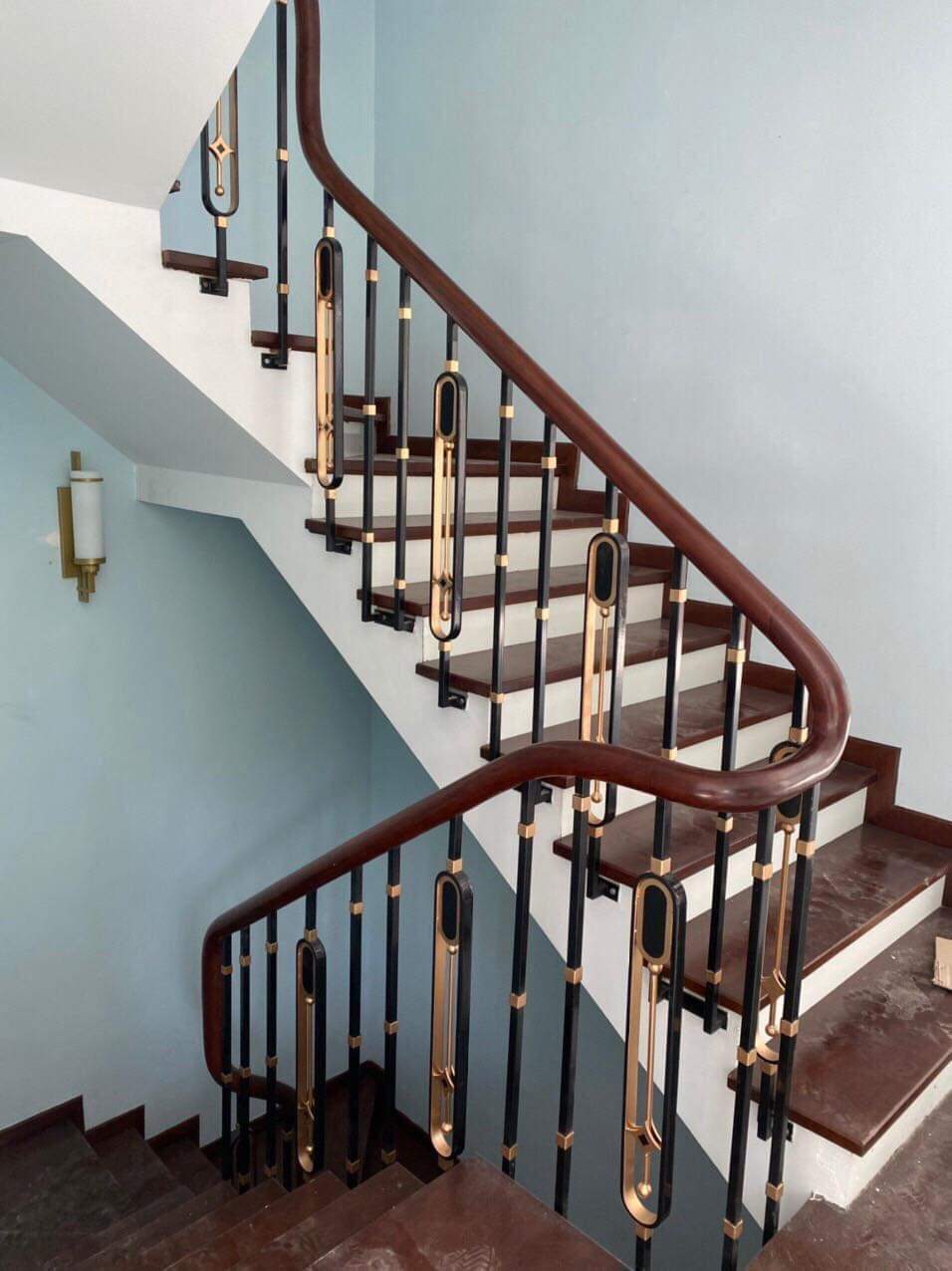 Cho thuê nhà mới, căn góc, Mai Hắc Đế, thang máy; vỉa hè 91m2* 5T- 31 Tr - Ảnh 1